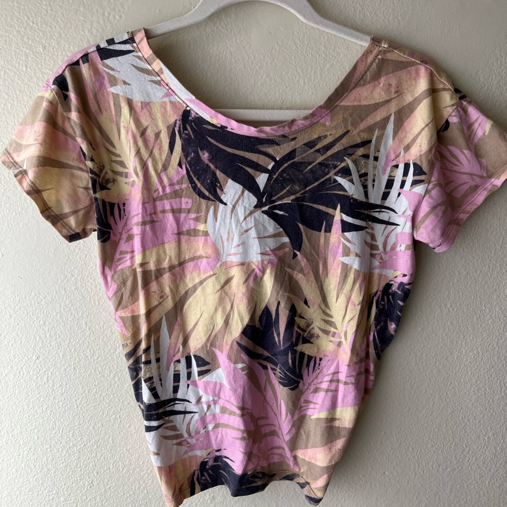 Hawaiian leaf print crop top